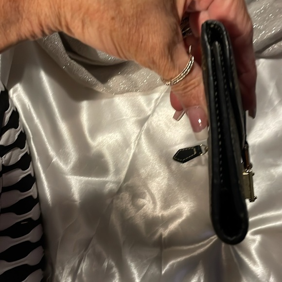 Dooney and Bourke signature lock long wallet - Picture 11 of 15